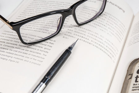 目前加拿大西三一大學(xué)國(guó)際碩士是不是免試入學(xué)的？