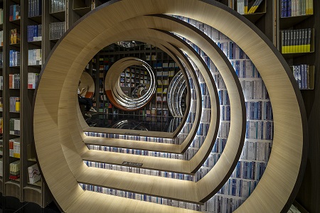 哈爾濱工業大學在職研究生開班時間？