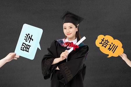 參加河北科技大學在職研究生論文答辯有時間限制嗎？