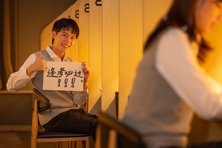 可以跨專業(yè)報(bào)考大連大學(xué)在職研究生嗎？