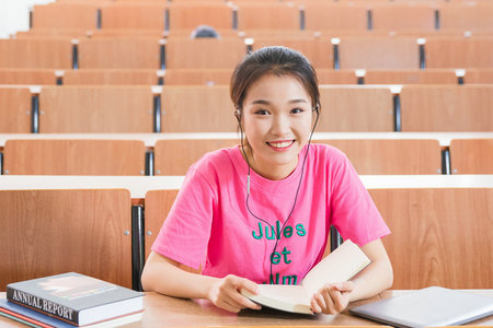 深圳大學(xué)心理學(xué)在職研究生學(xué)費(fèi)