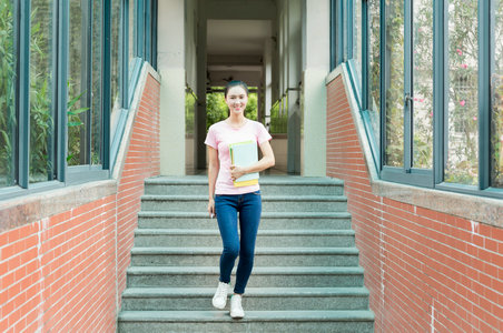 國外碩士畢業年限