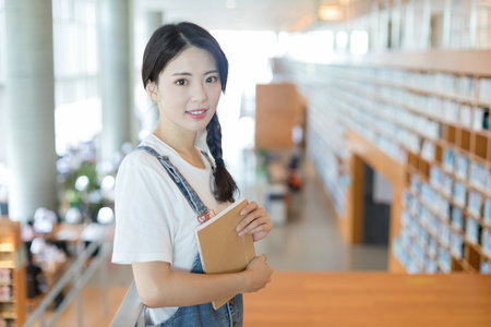 西班牙馬德里康普頓斯大學(xué)報(bào)考條件