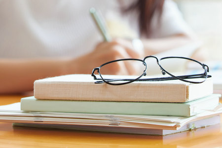 經濟法學在職博士需要考試嗎