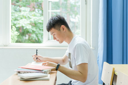 內科學在職研究生就業方向與前景 內科學在職研究生就業方向與前景