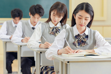 法國巴黎高等商業(yè)學(xué)院國際博士報(bào)考條件