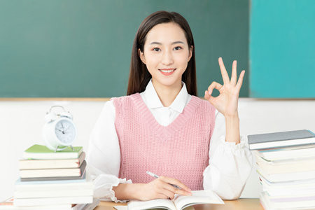 新疆財經大學非全日制研究生分數線在哪里看？