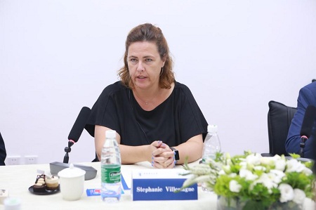 香港中文大學商學院副院長StephanieVillemagne