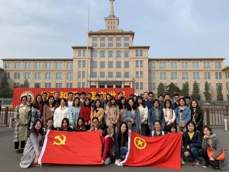 學(xué)生黨支部合照 學(xué)生黨支部合照