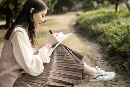 法國(guó)昂熱大學(xué)學(xué)費(fèi)一覽表