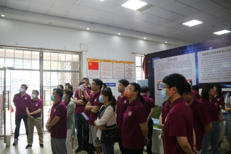 教科院組織教職工開展校內高科技創新平臺研學活動